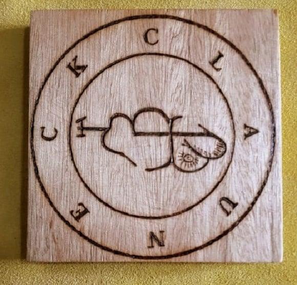 PLACA SIGILO DE CLAUNECK 28CM (REDONDA OU QUADRADA)