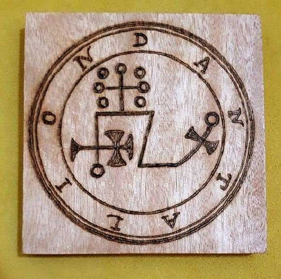 PLACA SIGILO DE DANTALION 28CM (REDONDA OU QUADRADA)