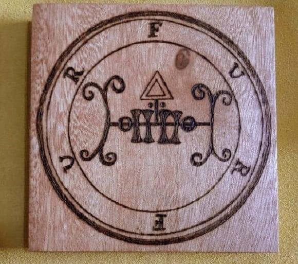 PLACA SIGILO DE FURFUR 28CM (REDONDA OU QUADRADA)