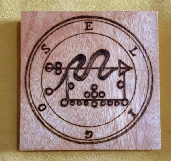 PLACA SIGILO DE ELIGOS 28CM (REDONDA OU QUADRADA)
