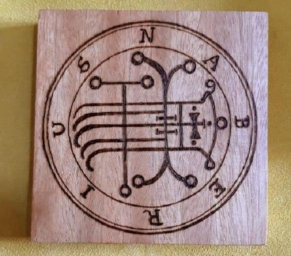 PLACA SIGILO DE NABERIUS 28CM (REDONDA OU QUADRADA)