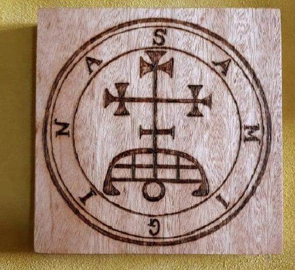 PLACA SIGILO DE SAMIGINA 28CM (REDONDA OU QUADRADA)