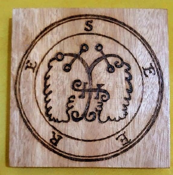 PLACA SIGILO DE SEERE 28CM (REDONDA OU QUADRADA)