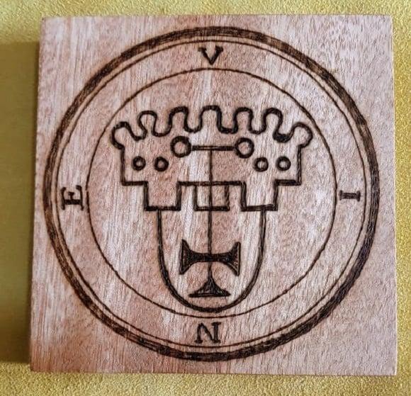 Placa Sigilo de Vine 28cm (redojnda ou Quadrada)