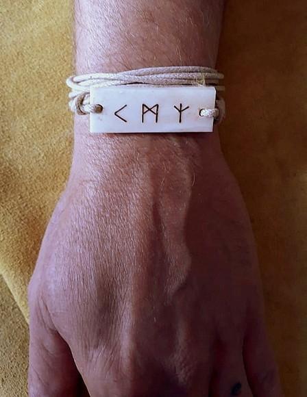 Pulseira Talismãs Runicos Osso de Boi