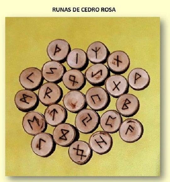 Runas de Cedro Rosa 25 Peças