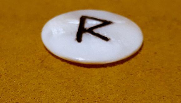 Runas de Madrepérola Redondas Gravadas e Pintadas 25 Peças