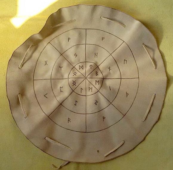 Saquinho / Toalha Couro Runas Mod. 05