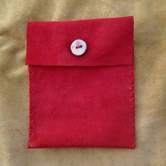 SAQUINHO EM COURO VERMELHO MOD. 06 18x15