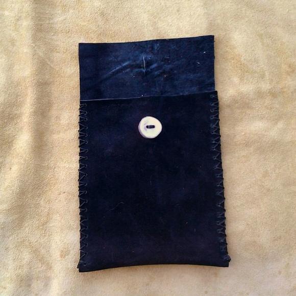 SAQUINHO EM COURO PRETO MOD. 06 18x15