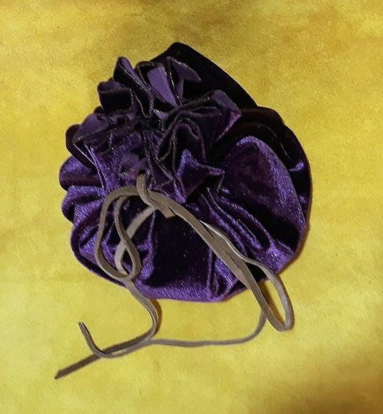 Saquinho Veludo Roxo Liso 45cm