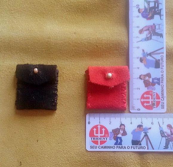 Saquinho Patuá em Couro Vermelho 3,5 cm x 4cm
