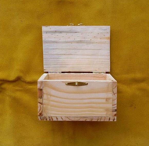SPELLBOX / CAIXA DE MADEIRA DESENHADA 10X10X17