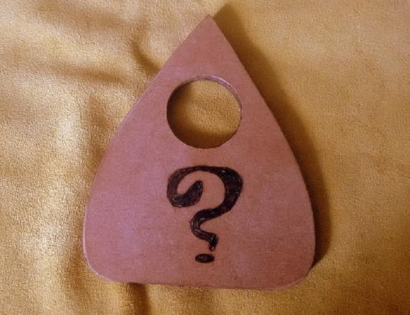 Tabua / Tabuleiro Ouija - Entrar em Contato Antecipado