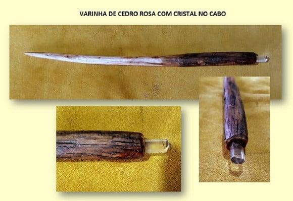 Varinha Cedro Rosa com Cristal no Cabo