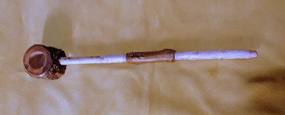 CACHIMO DE ANGICO RUSTICO COM PITEIRA LONGA 40CM