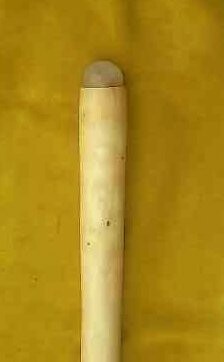 Bengala de Madeira com Esfera de Cristal Leitoso 90cm