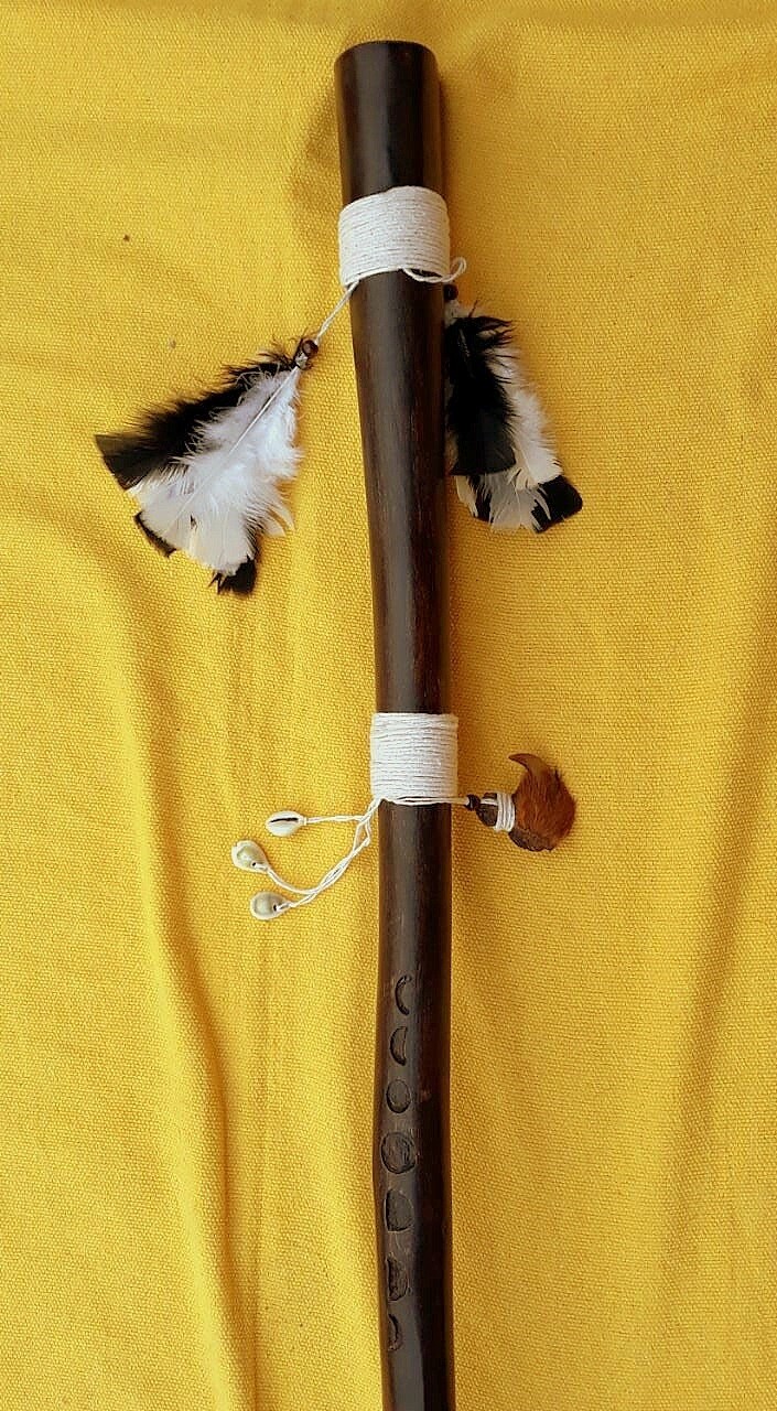 Cajado de Madeira Xamã Lunação 180cm Mod 03