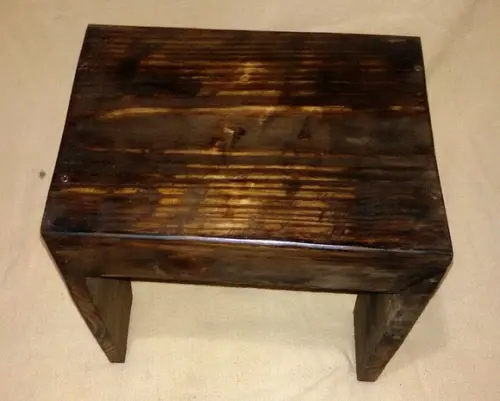 Banco Preto (a) Velho(a) Grande 28x40x50cm