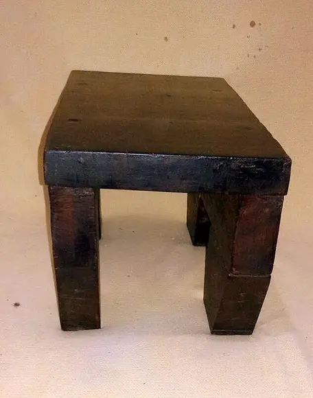 Banco Preto (a) Velho(a) Grande 28x40x50cm