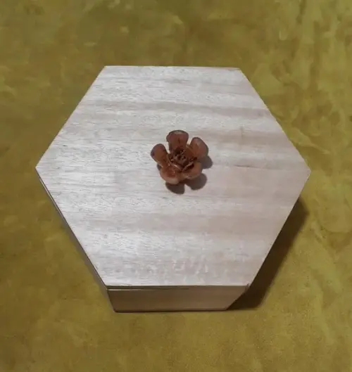 Caixa Cedro Sextavada 12cm