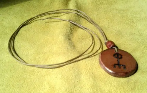 Colar De Couro Amor
