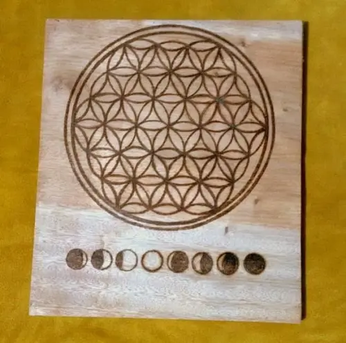 Cristal Grid em Cedro Amarelo