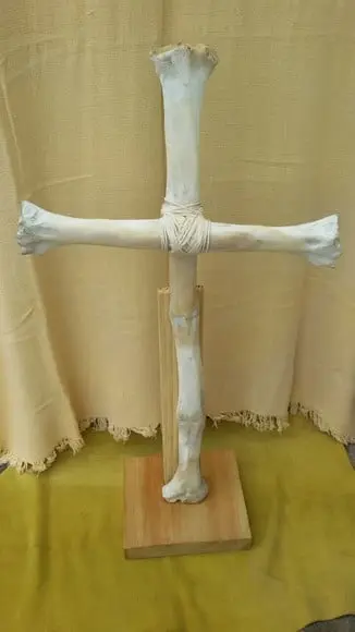 Cruz de Osso de Boi C/bade se Madeira 50cm