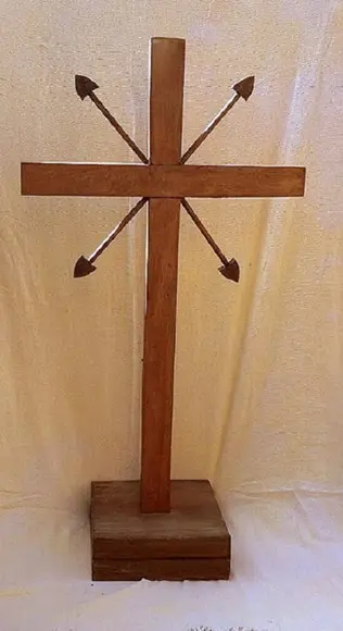Cruz em Madeira Personalizada 100cm x 60cm Base 12cm x 12cm