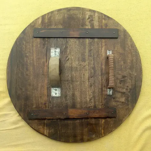 ESCUDO MADEIRA E METAL TRISKLE CELTA 70X70