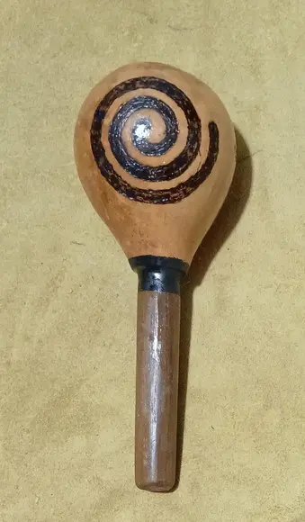 Maraca Mini 17cm Altura Imagens Variadas