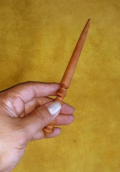 Mini Varinha Cedro Rosa 15cm Mod. 03