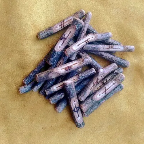 OGHAM DE FREIXO 25 PEÇAS