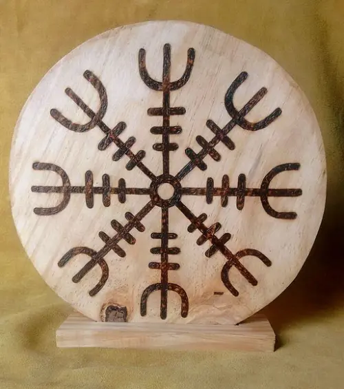 PLACA AEGISHJALMR 28CM
