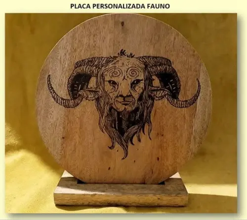 PLACA FAUNO 28CM
