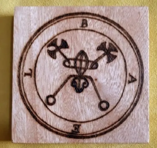 PLACA SIGILO DE BAEL 28CM (REDONDA OU QUADRADA)