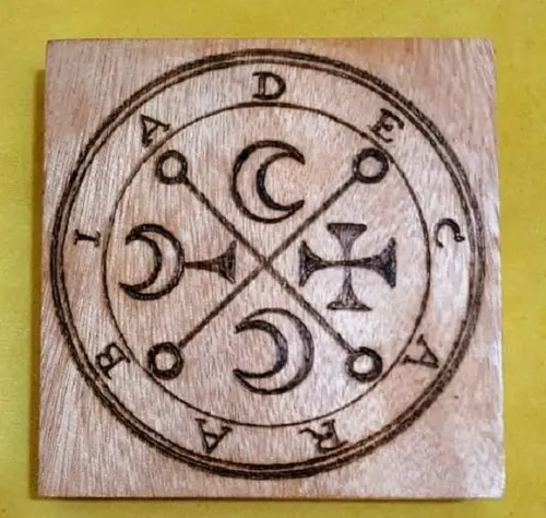 PLACA SIGILO DE DECARABIA 28CM (REDONDA OU QUADRADA)