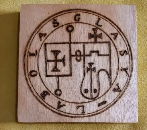 PLACA SIGILO DE GLASYA LABOLAS 28CM (REDONDA OU QUADRADA)