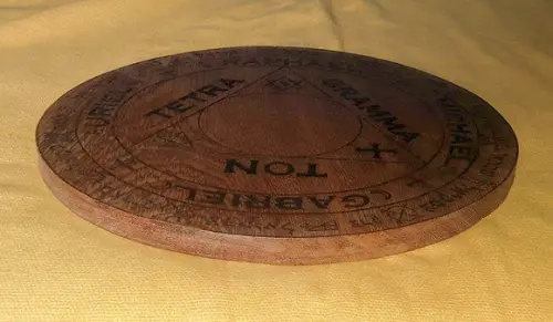 PLACA TETRAGRAMATON 40CM