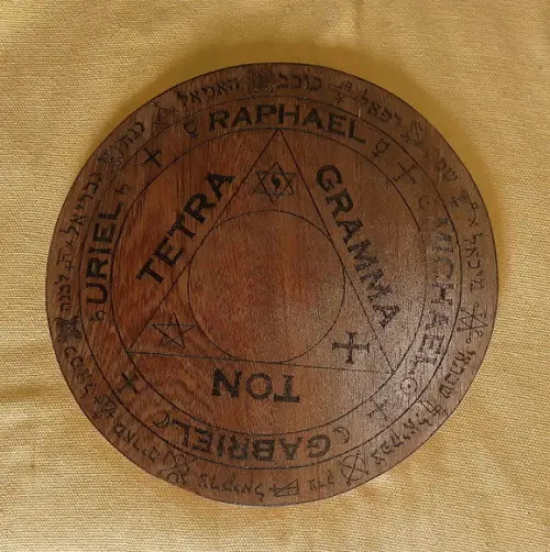 PLACA TETRAGRAMATON 40CM