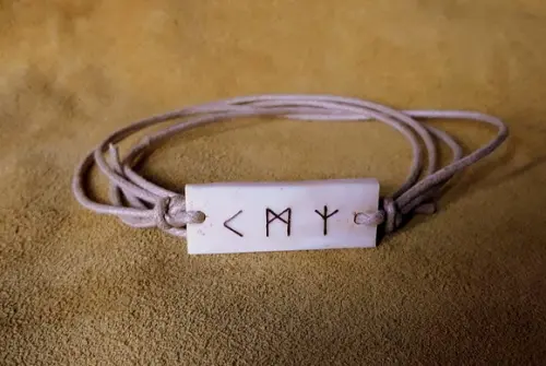 Pulseira Talismãs Runicos Osso de Boi