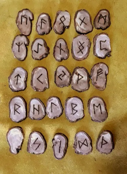 Runas de Teixo 25 Peças