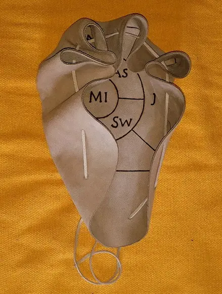 Saquinho / Toalha Couro 9 Mundos 45cm Mod. 1