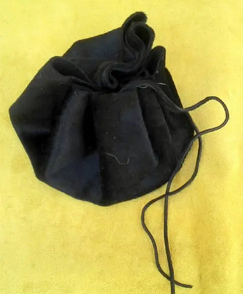 Saquinho / Toalha Veludo Preto 45cm Mod. 01