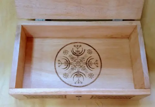 SPELLBOX / CAIXA DE MADEIRA ARVORE DA VIDA 28X15X50