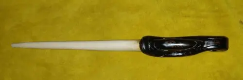 Varinha de Cedro Estilizada 40cm