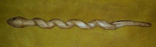 Varinha de Figueira Branca Entalhada Cobra 40cm