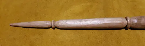 Varinha Entalhada de Oliveira 40cm