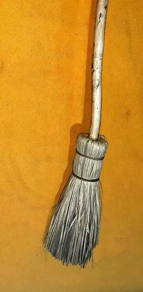Vassoura de Bruxa Cabo de Sabugueiro 120cm