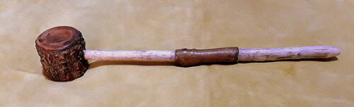 CACHIMO DE ANGICO RUSTICO COM PITEIRA LONGA 40CM